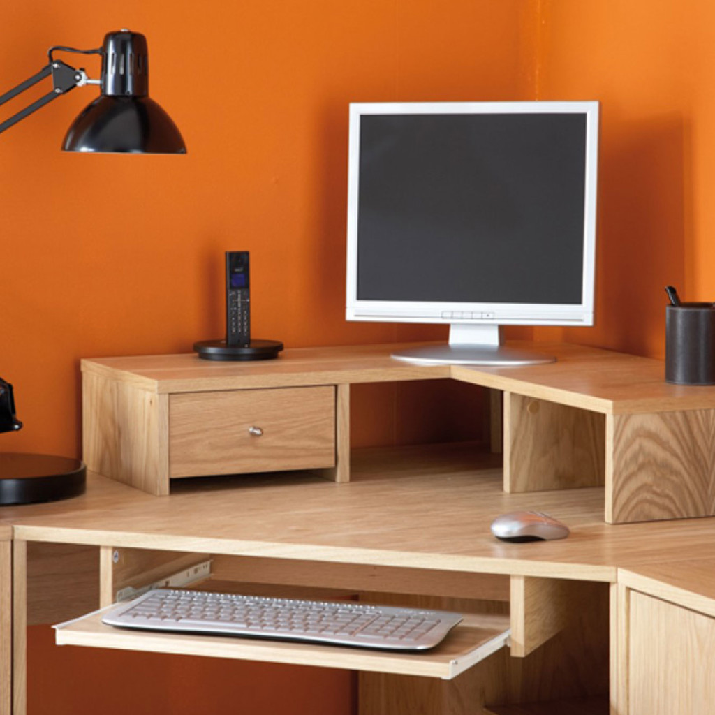 OAKWOOD CORNER DESKTOP HUTCH Margolis Office Interiors